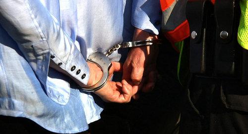 Задержание. Фото CC BY 2.0 / TAR SANDS BLOCKADE / DARRYL HANNAH IN HANDCUFFS Задержание. Фото CC BY 2.0 / TAR SANDS BLOCKADE / DARRYL HANNAH IN HANDCUFFS