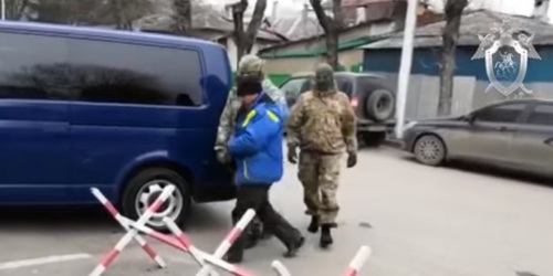 Задержанный по подозрению в нападении на псковских десантников в 2000 году в Чечне. Скриншот с видео на канале Следственного комитета Российской Федерации в Youtube https://www.youtube.com/watch?v=dPb3l61vnYs Задержанный по подозрению в нападении на псковских десантников в 2000 году в Чечне. Скриншот с видео на канале Следственного комитета Российской Федерации в Youtube https://www.youtube.com/watch?v=dPb3l61vnYs