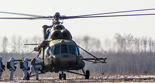 Вертолет Ми-8. Фото: Mil.ru https://ru.wikipedia.org/wiki/%D0%9C%D0%B8-8#/media/File:SkyJump2018-14.jpg Вертолет Ми-8. Фото: Mil.ru https://ru.wikipedia.org/wiki/%D0%9C%D0%B8-8#/media/File:SkyJump2018-14.jpg