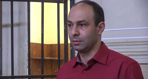 Мгер Енокян. Фото  Кадр видео 
HetqTV https://www.youtube.com/watch?v=G3nYIh2Nx2M
 
