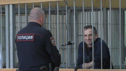 Суд по делу сотрудников ингушского ЦПЭ. Фото кадр видео "Как Тимур и его команда пытали в Ингушетии" Суд по делу сотрудников ингушского ЦПЭ. Фото кадр видео "Как Тимур и его команда пытали в Ингушетии"