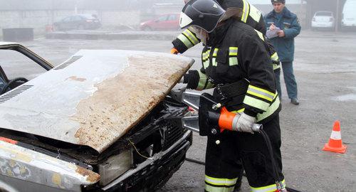ДТП в Баксанском районе КБР. Фото http://07.mchs.gov.ru/operationalpage/operational/item/7890084/ ДТП в Баксанском районе КБР. Фото http://07.mchs.gov.ru/operationalpage/operational/item/7890084/