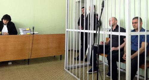 Подсудимые Лексункин и Бабаян-млдший. Фото Татьяны Филимоновой для "Кавказского узла" Подсудимые Лексункин и Бабаян-млдший. Фото Татьяны Филимоновой для "Кавказского узла"