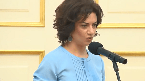 Анна Акопян представляет проект "Женщины во имя мира". Кадр видео пользователя "Великая Армения" на YouTube
https://www.youtube.com/watch?v=scjsa5ACaS4 Анна Акопян представляет проект "Женщины во имя мира". Кадр видео пользователя "Великая Армения" на YouTube
https://www.youtube.com/watch?v=scjsa5ACaS4