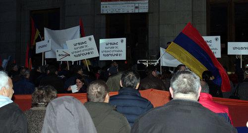 Митинг против территориальных уступок Азербайджану. Ереван, 26 февраля 2019 г. Фото Армине Мартиросян для "Кавказского узла" Митинг против территориальных уступок Азербайджану. Ереван, 26 февраля 2019 г. Фото Армине Мартиросян для "Кавказского узла"