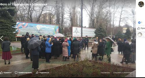 Акция протеста в Махачкале. 18 марта 2019 г. Скриншот с личной страницы Хаджимурат Абакаров https://www.facebook.com/permalink.php?story_fbid=366139710896880&id=100025025622921 Акция протеста в Махачкале. 18 марта 2019 г. Скриншот с личной страницы Хаджимурат Абакаров https://www.facebook.com/permalink.php?story_fbid=366139710896880&id=100025025622921