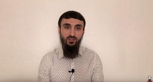 Тумсо Абдурахманов. Скриншот с видео ABU-SADDAM SHISHANI 
https://www.youtube.com/watch?v=sVFLflEa4sM