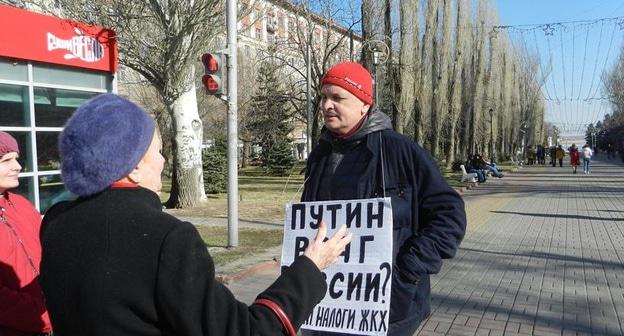 Владимир Тельпук проводит пикет. Волгоград, 30 марта 2019 года. Фото   Ольги Карпухновой для "Кавказского узла"