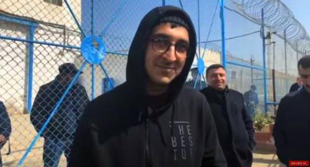 Байрам Мамедов после помилования. Кадр видео MeydanTV в Youtube  https://www.youtube.com/watch?v=SLRlTINa17c