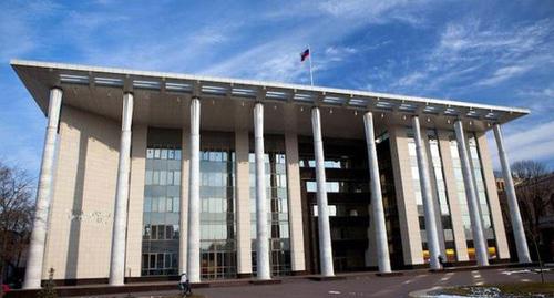 Здание Краснодарского краевого суда. Юрий Гречко / Югополис Здание Краснодарского краевого суда. Юрий Гречко / Югополис