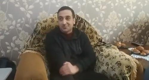 Байрам Мамедов дома после помилования в марте 2019 года. Кадр видео пользователя ƏN SON XƏBƏRLƏR в Youtube https://www.youtube.com/watch?v=X00h0j4sJSo Байрам Мамедов дома после помилования в марте 2019 года. Кадр видео пользователя ƏN SON XƏBƏRLƏR в Youtube https://www.youtube.com/watch?v=X00h0j4sJSo