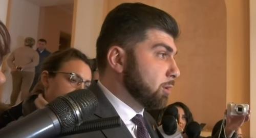 Давид Санасарян. Скриншот видео 
armtimes.com
https://www.youtube.com/watch?v=6HZRXbsgyss