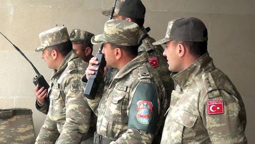 Азербайджанские и турецкие военные. Фото пресс-службы Минобороны Азербайджана https://mod.gov.az/ru/news/nachalis-sovmestnye-azerbajdzhano-tureckie-takticheskie-ucheniya-s-boevoj-strelboj-26674.html Азербайджанские и турецкие военные. Фото пресс-службы Минобороны Азербайджана https://mod.gov.az/ru/news/nachalis-sovmestnye-azerbajdzhano-tureckie-takticheskie-ucheniya-s-boevoj-strelboj-26674.html