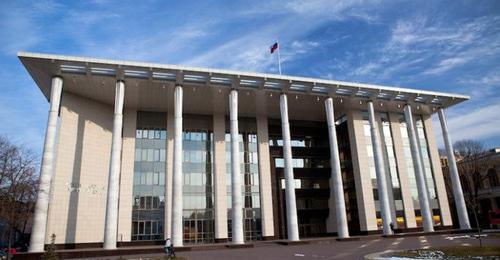 Здание Краснодарского краевого суда. Юрий Гречко / Югополис Здание Краснодарского краевого суда. Юрий Гречко / Югополис