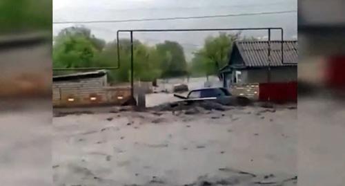 Подтоплению улиц и домов в ауле Эльбурган. Фото Кадр видео Архыз 24 https://www.youtube.com/watch?time_continue=3&v=l_N2lDoD4M0 Подтоплению улиц и домов в ауле Эльбурган. Фото Кадр видео Архыз 24 https://www.youtube.com/watch?time_continue=3&v=l_N2lDoD4M0