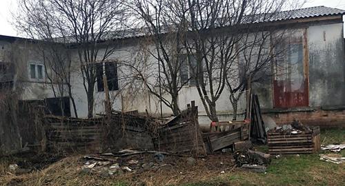 Барак на Фабричной улице в Назрани. Апрель 2019 года. Фото Татьяны Гантимуровой для "Кавказского узла" Барак на Фабричной улице в Назрани. Апрель 2019 года. Фото Татьяны Гантимуровой для "Кавказского узла"