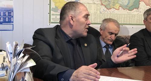 Юрий Исмаилов (слева). Фото: официальный сайт администрации МО Агульский район https://mo-agul.ru Юрий Исмаилов (слева). Фото: официальный сайт администрации МО Агульский район https://mo-agul.ru