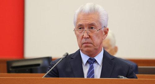  Глава Дагестана Владимир Васильев. Фото: пресс-служба главы Дагестана http://president.e-dag.ru/novosti/v-centre-vnimaniya/vladimir-vasilev-utverzhden-v-dolzhnosti-glavy-dagestana
Удалить 