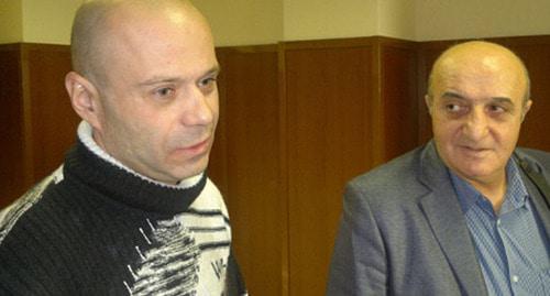 Дмитрий Павлюченков (слева) и его адвокат Карен Нерсесян в Мосгорсуде. 12 декабря 2012 г. Фото Юлии Буславской для "Кавказского узла" Дмитрий Павлюченков (слева) и его адвокат Карен Нерсесян в Мосгорсуде. 12 декабря 2012 г. Фото Юлии Буславской для "Кавказского узла"