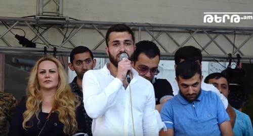 Митинг противников Роберта Кочаряна. скриншот видео канала
Tert.am https://www.youtube.com/watch?time_continue=5798&v=0l9W8exH9xE Митинг противников Роберта Кочаряна. скриншот видео канала
Tert.am https://www.youtube.com/watch?time_continue=5798&v=0l9W8exH9xE