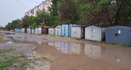 Гаражи на улице Рылеева в Астрахани. Фото Алены Садовской для "Кавказского узла" Гаражи на улице Рылеева в Астрахани. Фото Алены Садовской для "Кавказского узла"