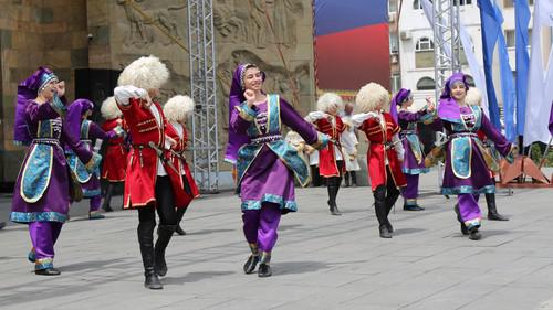 Концерт в честь Дня России. Махачкала, 12 июня 2019 года. Фото Патимат Махмудовой для "Кавказского узла" Концерт в честь Дня России. Махачкала, 12 июня 2019 года. Фото Патимат Махмудовой для "Кавказского узла"