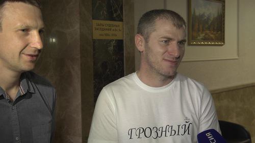 Мовсур Хасаев (справа). Скриншот видео Дан Пивоваров https://www.youtube.com/watch?v=vYjGVvFpJxE Мовсур Хасаев (справа). Скриншот видео Дан Пивоваров https://www.youtube.com/watch?v=vYjGVvFpJxE