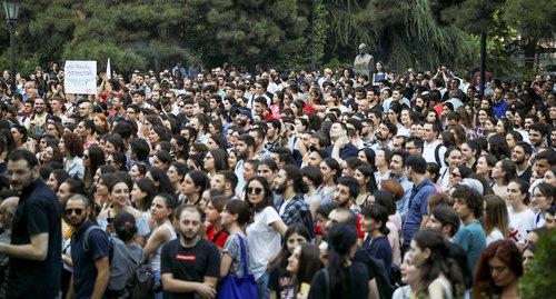 Акция протеста в Тбилиси 21.07.2019 Фото REUTERS Marika Kochiashvili Акция протеста в Тбилиси 21.07.2019 Фото REUTERS Marika Kochiashvili