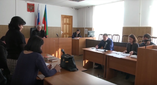 Участники процесса по делу о ДТП в Черкеске. Стопкадр видео канала Архыз 24
https://www.youtube.com/watch?v=v3fUjJ41ZaE