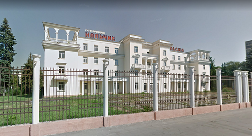 Здание гостиницы "Нальчик" в сентябре 2017 года. Скриншот панорам Google Maps Здание гостиницы "Нальчик" в сентябре 2017 года. Скриншот панорам Google Maps