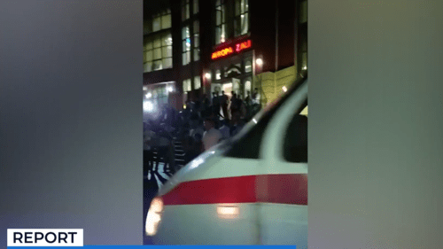 Скорая у дворца торжеств в Ширване 19 июля 2019 года. Скриншот видео https://youtu.be/oHk24KT4rVY Скорая у дворца торжеств в Ширване 19 июля 2019 года. Скриншот видео https://youtu.be/oHk24KT4rVY