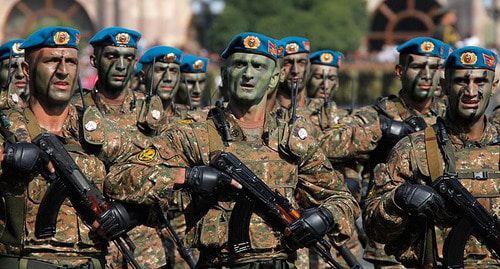Военнослужащие армии Армении. Фото: Khustup https://ru.wikipedia.org Военнослужащие армии Армении. Фото: Khustup https://ru.wikipedia.org