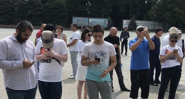 Группа поддержки Абдулмумина Гаджиева на пикете. Фото Патимат Махмудовой для "Кавказского узла"
