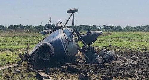 На месте крушения вертолета Ми-2. Фото: МЧС РФ по Республике Адыгея На месте крушения вертолета Ми-2. Фото: МЧС РФ по Республике Адыгея