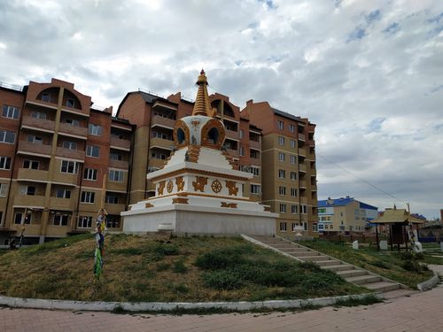 Дом № 52 в 9-м микрорайоне Элисты. Фото Бадмы Бюрчиева для "Кавказского узла". Дом № 52 в 9-м микрорайоне Элисты. Фото Бадмы Бюрчиева для "Кавказского узла".
