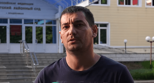 Роман Кабараев. Кадр видео "Крылья TV". https://www.youtube.com/watch?v=2SCg6gRUQrE Роман Кабараев. Кадр видео "Крылья TV". https://www.youtube.com/watch?v=2SCg6gRUQrE