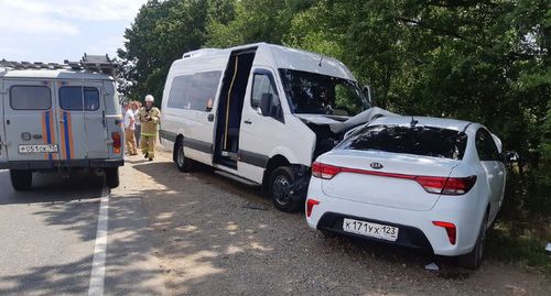 На месте ДТП в Горячем Ключе © Фото пресс-службы ГУ МВД по Краснодарскому краю
На месте ДТП в Горячем Ключе © Фото пресс-службы ГУ МВД по Краснодарскому краю