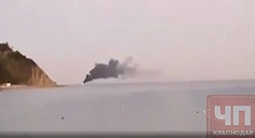 Пожар на судне в бухте Инал в Черном море. Фото: кадр видео ЧП Краснодар Пожар на судне в бухте Инал в Черном море. Фото: кадр видео ЧП Краснодар