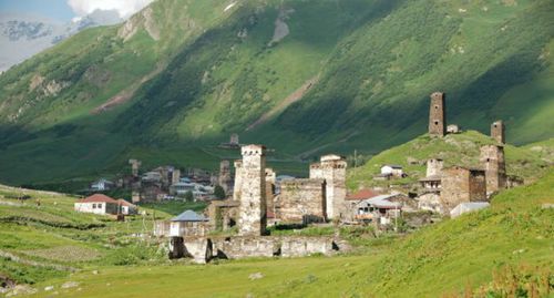 Сванские башни в Ушгули. Фото: автор: Florian Pinel, https://commons.wikimedia.org/w/index.php?curid=23654065 Сванские башни в Ушгули. Фото: автор: Florian Pinel, https://commons.wikimedia.org/w/index.php?curid=23654065