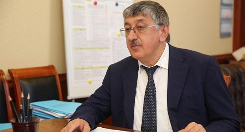 Исмаил Эфендиев. Фото пресс-службы главы и правительства Дагестана http://president.e-dag.ru/2016-10-06-12-40-49/novosti-administratsii/ismail-efendiev-provel-soveshchanie-po-organizatsionnym-voprosam Исмаил Эфендиев. Фото пресс-службы главы и правительства Дагестана http://president.e-dag.ru/2016-10-06-12-40-49/novosti-administratsii/ismail-efendiev-provel-soveshchanie-po-organizatsionnym-voprosam