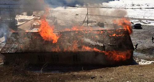 Пожар в школе в селе Гениятль. 12 февраля 2019 года. Кадр видео пресс-службы МЧС России https://tvzvezda.ru/news/vstrane_i_mire/content/201902121414-vf6o.htm Пожар в школе в селе Гениятль. 12 февраля 2019 года. Кадр видео пресс-службы МЧС России https://tvzvezda.ru/news/vstrane_i_mire/content/201902121414-vf6o.htm