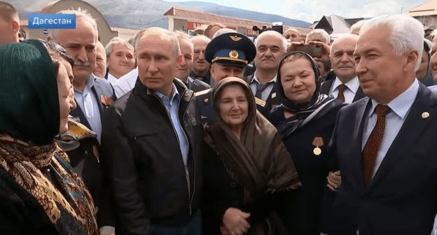 Путин в Ботлихе, 12 сентября 2019 года. Фото: Скриншот видео Первого канала, https://youtu.be/Y5l6e7YHUKo