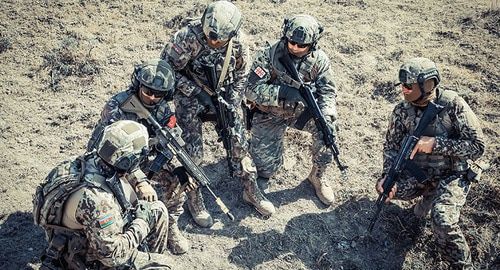 Азербайджанские военные. Фото Минобороны Азербайджана: https://mod.gov.az/ru/news/proveden-ocherednoj-etap-uchenij-kavkazskij-oryol-2019-28651.html
Азербайджанские военные. Фото Минобороны Азербайджана: https://mod.gov.az/ru/news/proveden-ocherednoj-etap-uchenij-kavkazskij-oryol-2019-28651.html