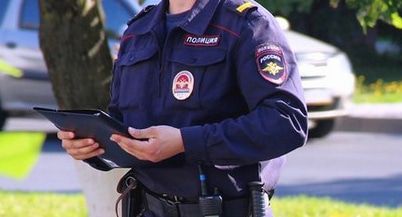 Форма сотрудника полиции. Фото https://ru.wikipedia.org/w Форма сотрудника полиции. Фото https://ru.wikipedia.org/w