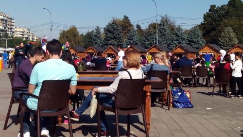 Гости кулинарного фестиваля. Фото Людмилы Маратовой для "Кавказского узла".