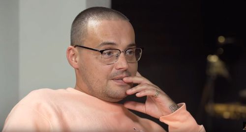 Рэпер Гуф. Фото: кадр видео Ксения Собчак
"GUF - о миллионе дизов с Тимати, психушке и любви к Топурии | ОСТОРОЖНО, СОБЧАК!", https://youtu.be/hGfTWnLOiK8