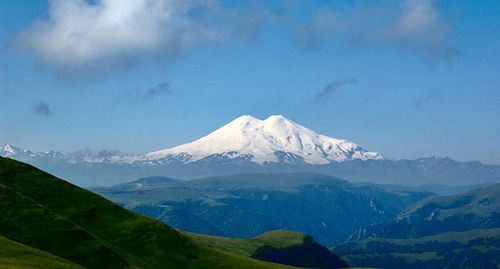 Эльбрус. Фото: Konstantin Malanchev - Flickr https://ru.wikipedia.org/ Эльбрус. Фото: Konstantin Malanchev - Flickr https://ru.wikipedia.org/
