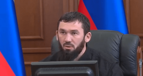 Магомед Даудов. Кадр видео с выступления в парламенте Чечни. https://www.youtube.com/watch?v=OkGEowhQOWU Магомед Даудов. Кадр видео с выступления в парламенте Чечни. https://www.youtube.com/watch?v=OkGEowhQOWU