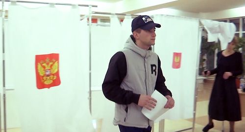 На выборах в собрание представителей Беслана 27.10.2019. Фото: кадр видео
iRYSTON TV https://www.youtube.com/watch?time_continue=3&v=eo8LQREPRFE На выборах в собрание представителей Беслана 27.10.2019. Фото: кадр видео
iRYSTON TV https://www.youtube.com/watch?time_continue=3&v=eo8LQREPRFE