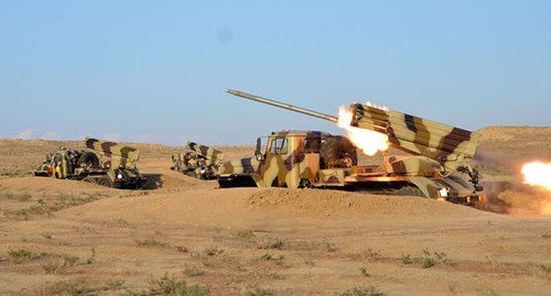 Учения артиллеристов. Фото: пресс-служба Минобороны Азербайджана https://mod.gov.az/ru/news/raketnye-i-artillerijskie-podrazdeleniya-proveli-boevye-strelby-video-29091.html Учения артиллеристов. Фото: пресс-служба Минобороны Азербайджана https://mod.gov.az/ru/news/raketnye-i-artillerijskie-podrazdeleniya-proveli-boevye-strelby-video-29091.html